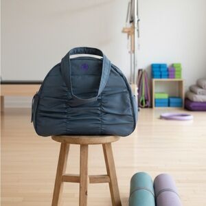 Gaiam Metro Yoga Bag Gray Purple Mat Water Bottle Holder With Pockets 15x12x6in